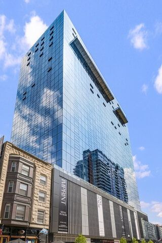 717-clark-street- Chicago il